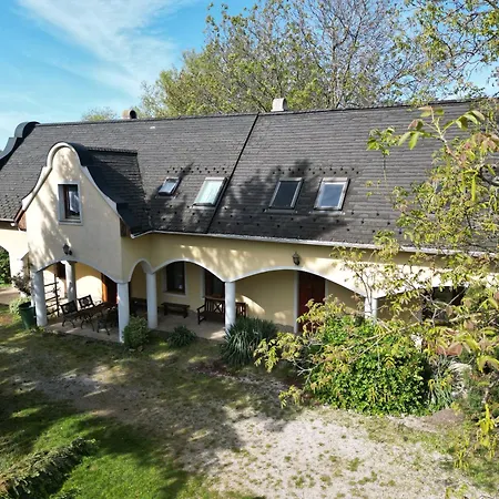 Tulipanos Haz Apartament