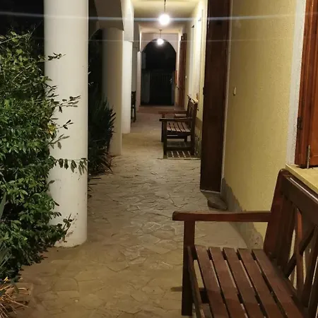 Tulipanos Haz Apartament *